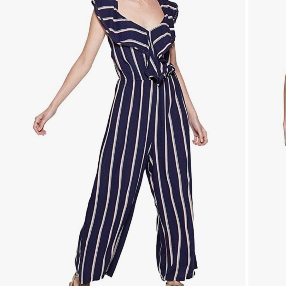V-Neck jumpsuit with vintage necklace Size XS - Picture 2 of 11